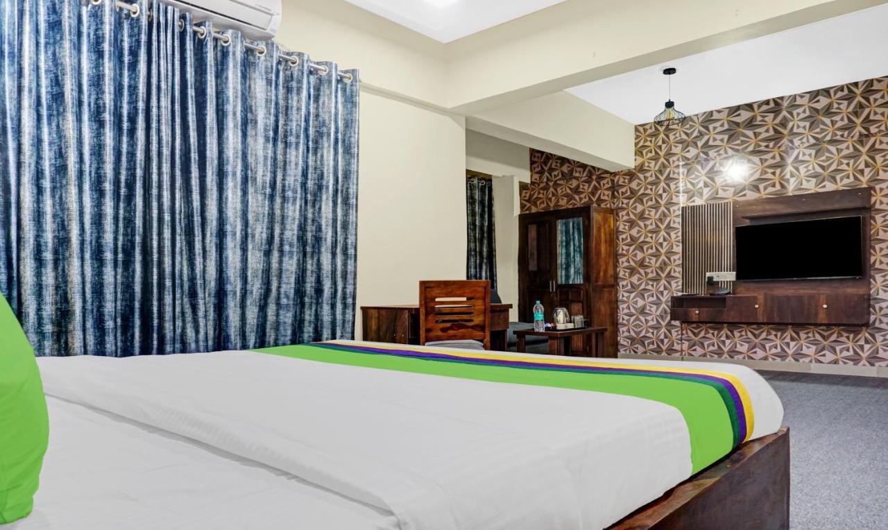 Treebo Tulip Hotel ปูเน่ ภายนอก รูปภาพ