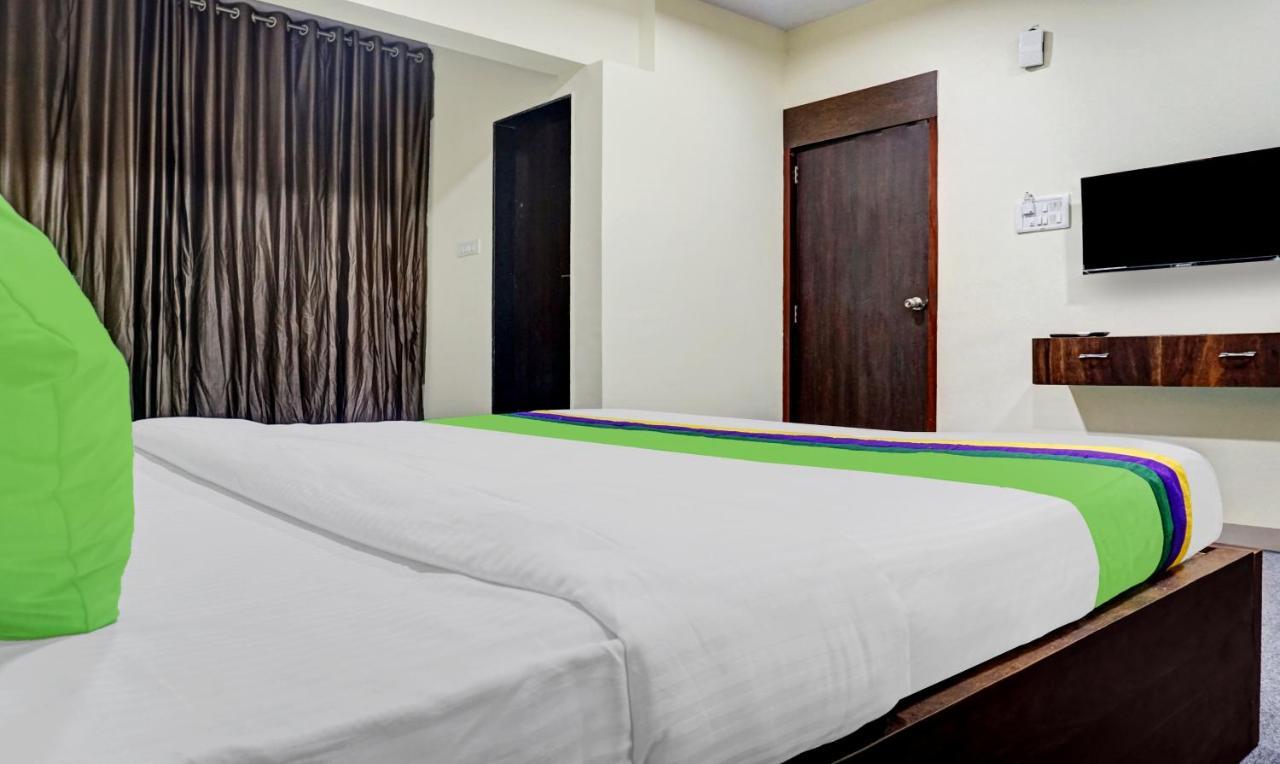 Treebo Tulip Hotel ปูเน่ ภายนอก รูปภาพ